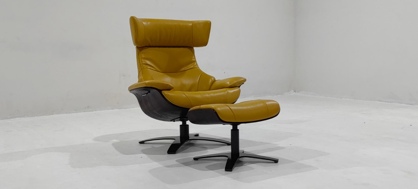 A985(7) - CHAIR+OTTOMAN - BLR WH