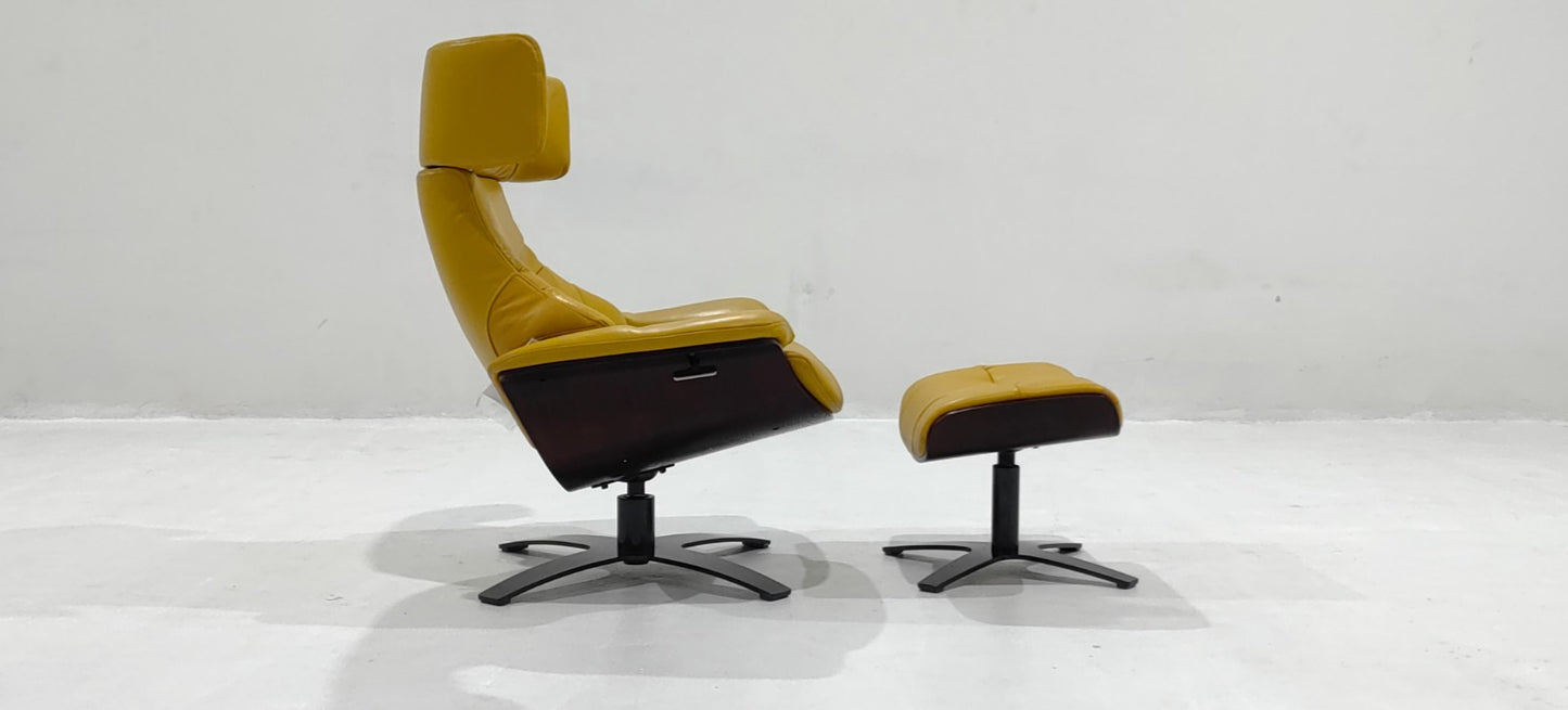 A985(7) - CHAIR+OTTOMAN - BLR WH