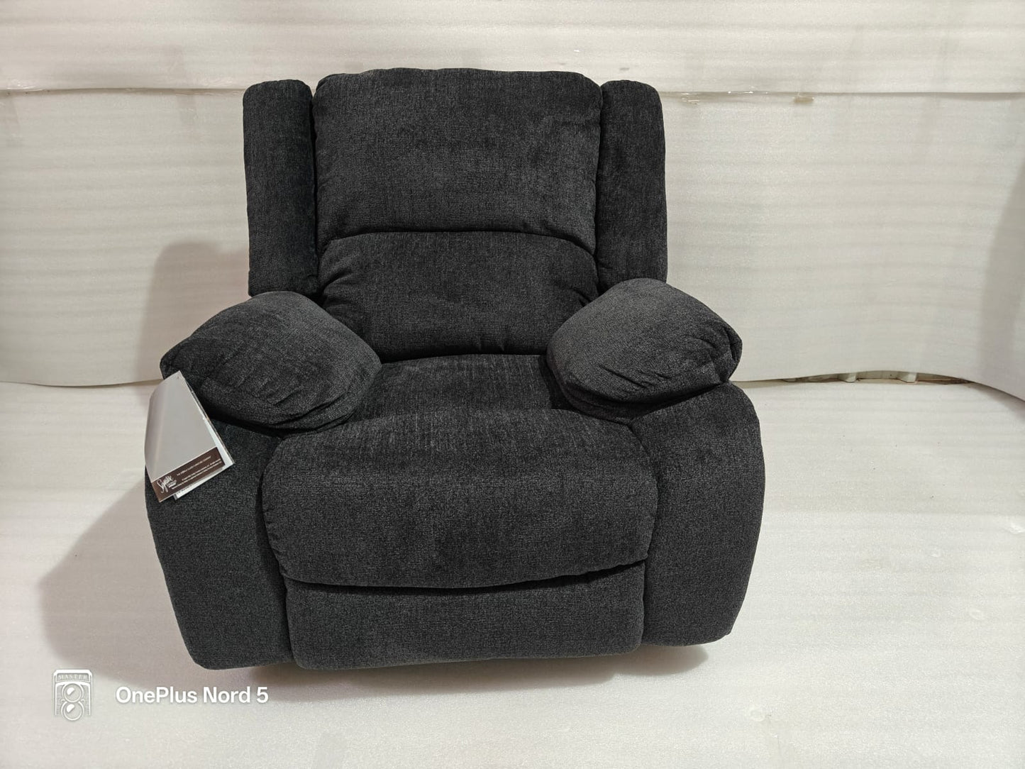 7650425 - 1 SEATER RECLINER(MANUAL) - HYD DASH(BESPOKE)