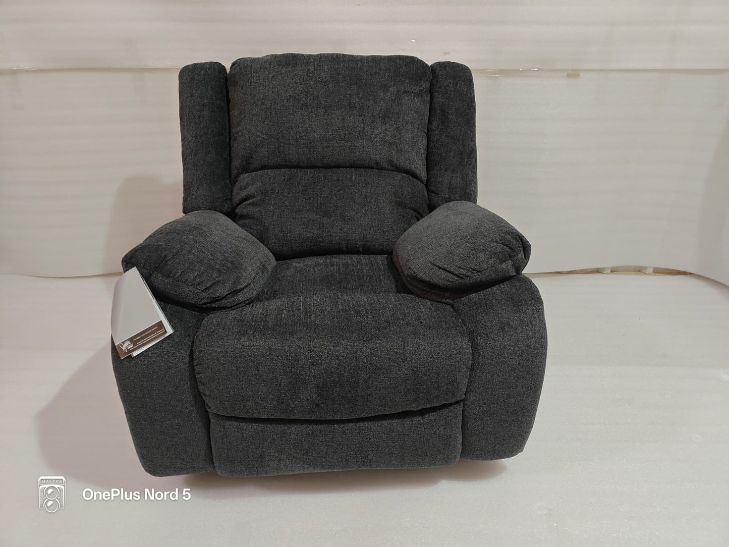 7650425 - 1 SEATER RECLINER(MANUAL) - HYD DASH(BESPOKE)