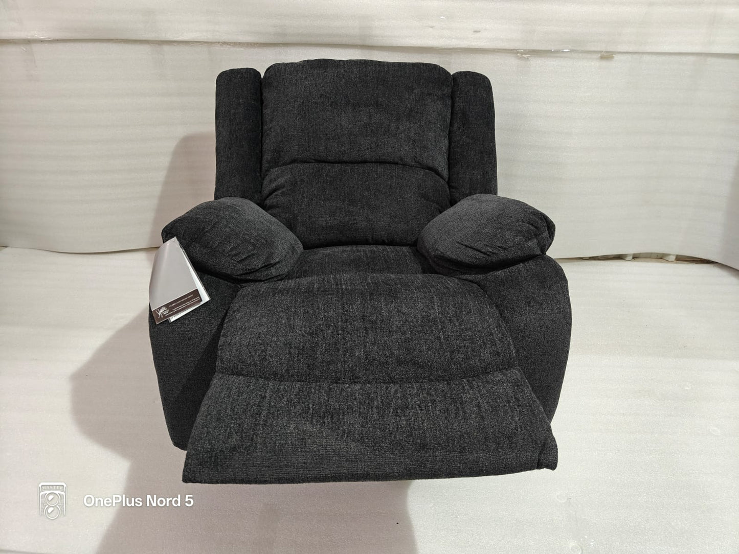 7650425 - 1 SEATER RECLINER(MANUAL) - HYD DASH(BESPOKE)