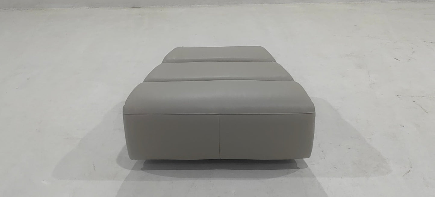 D2203(3) - OTTOMAN - BLR WH