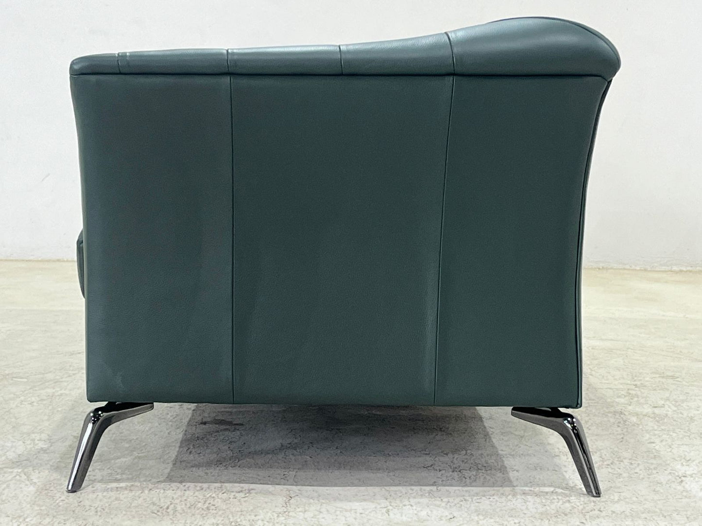 ROYALTON(1) - 2 SEATER - OUTLET (S57641 - 21-04-2026 - D. MANIGANDAN - BWDD)