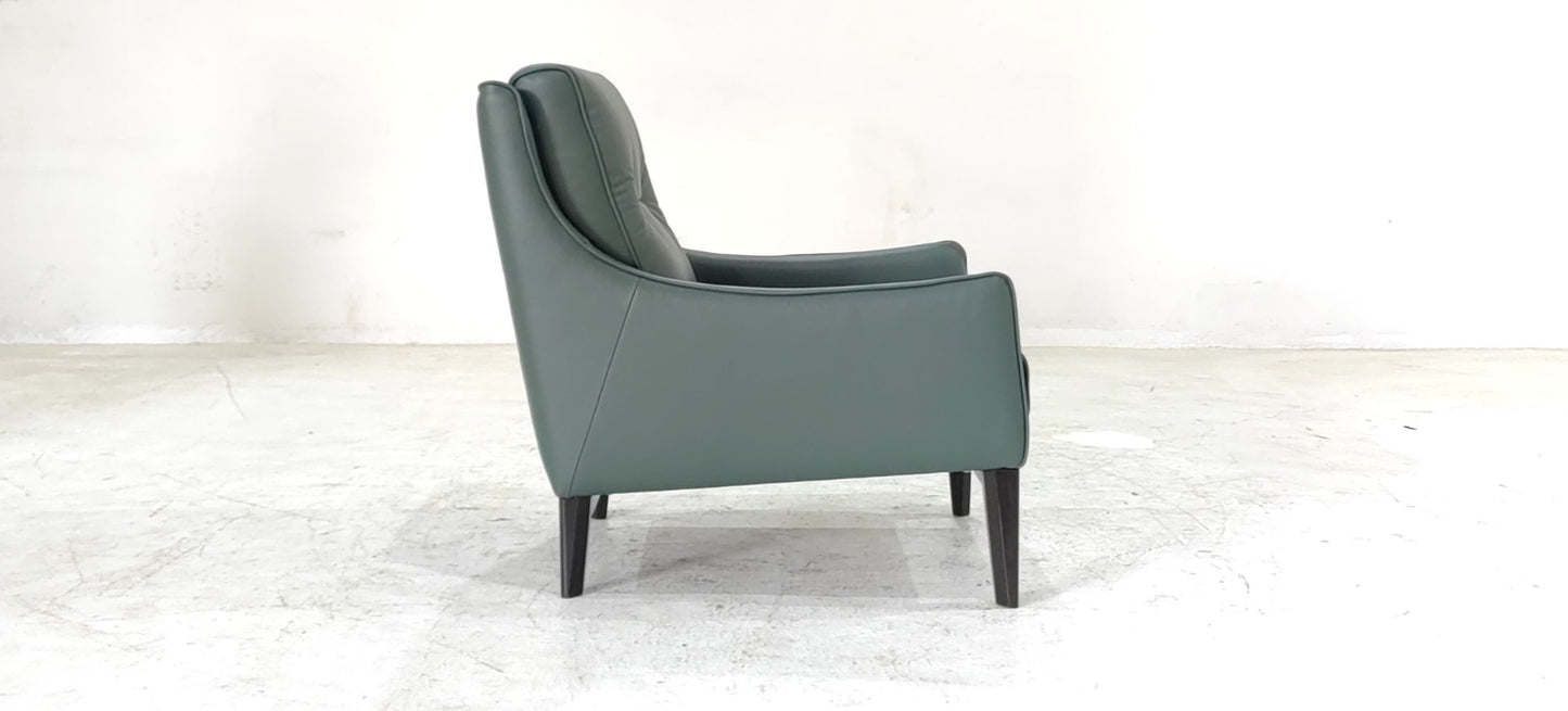 C011-003-14(5) - ARM CHAIR - BLR WH