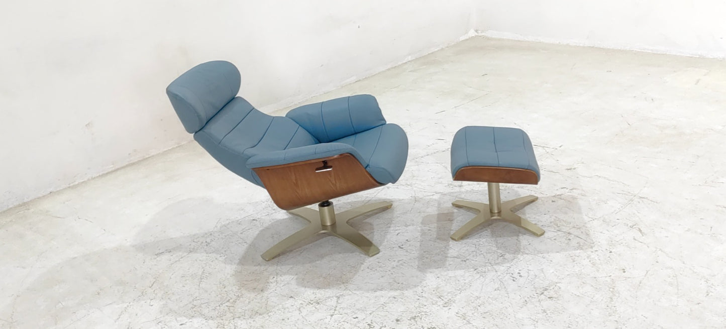 A928(4) - CHAIR+OTTOMAN - BLR WH