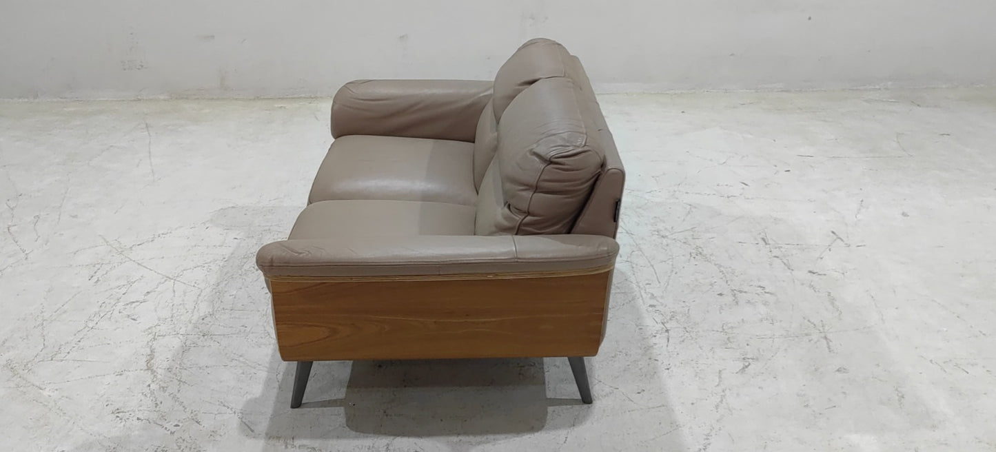 5567 - 2 SEATER - BLR WH