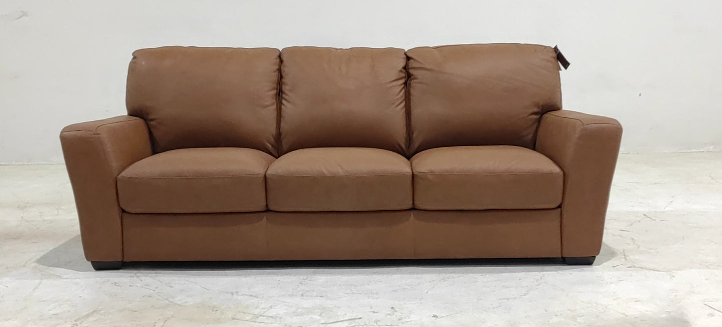 C241-064-AD07 - 3 SEATER - BLR WH