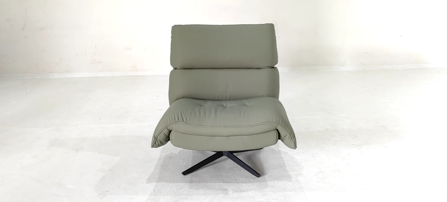A9635(6) - ACCENT CHAIR - BLR WH