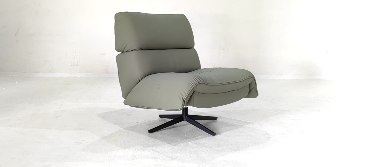 A9635(6) - ACCENT CHAIR - BLR WH