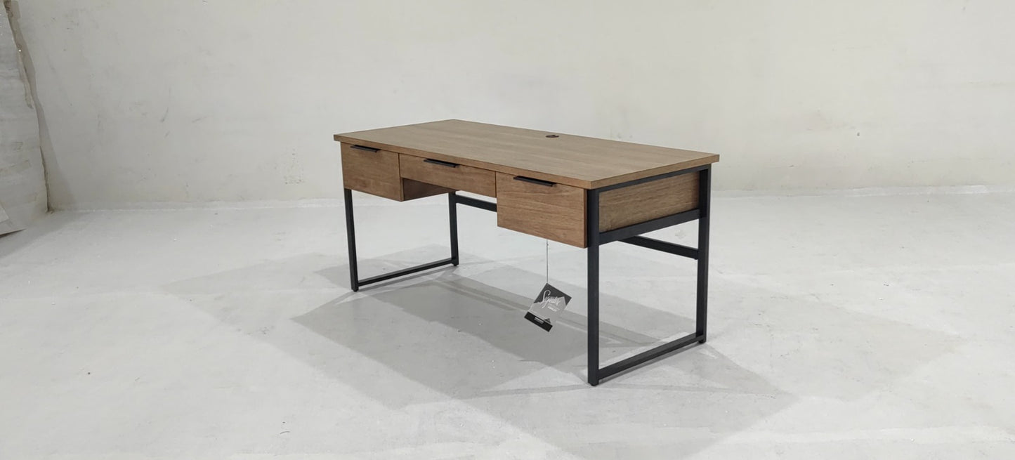 H632-44(8) - DESK - BLR WH