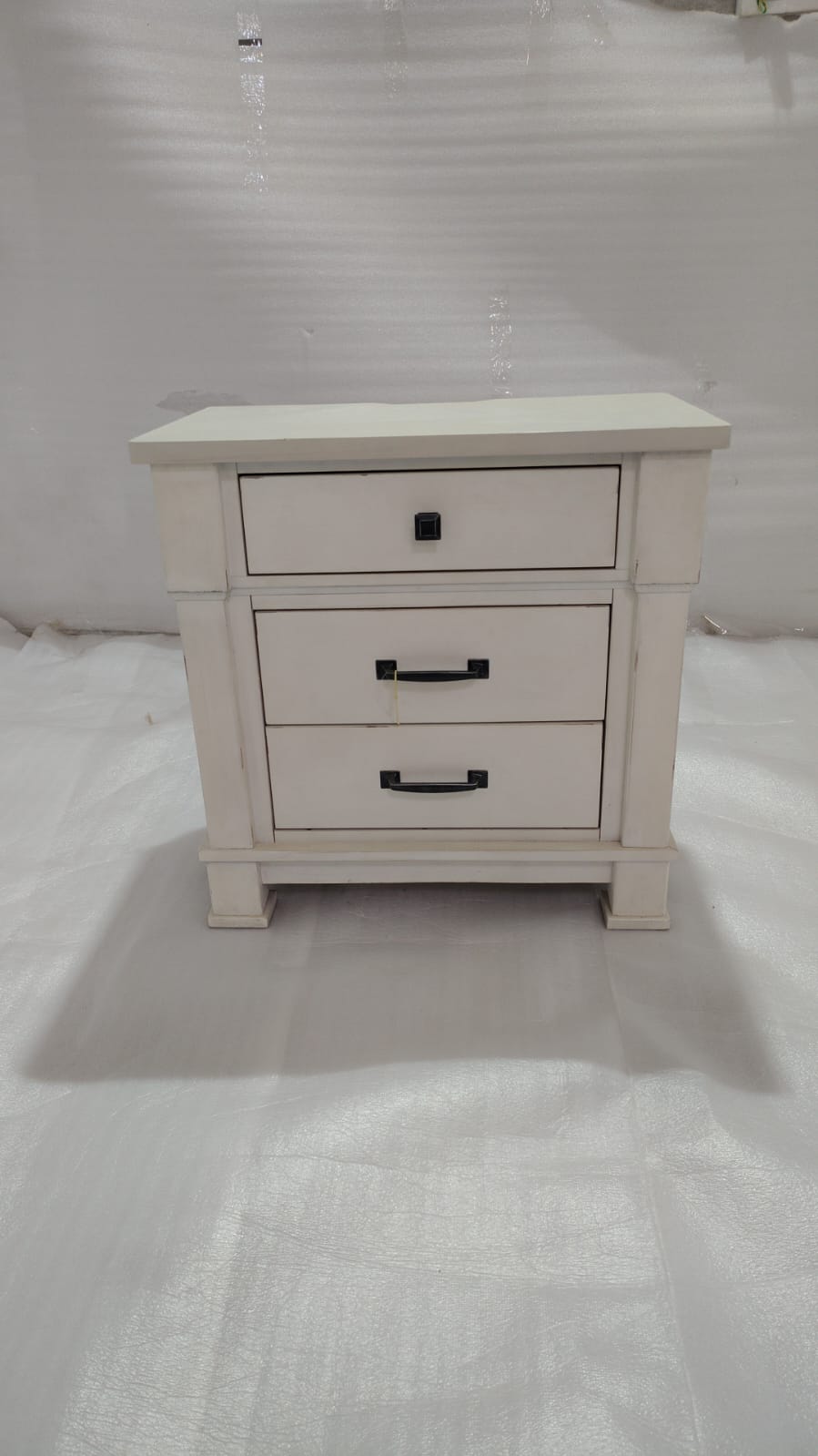 B642-93 - NIGHTSTAND - HYD WH
