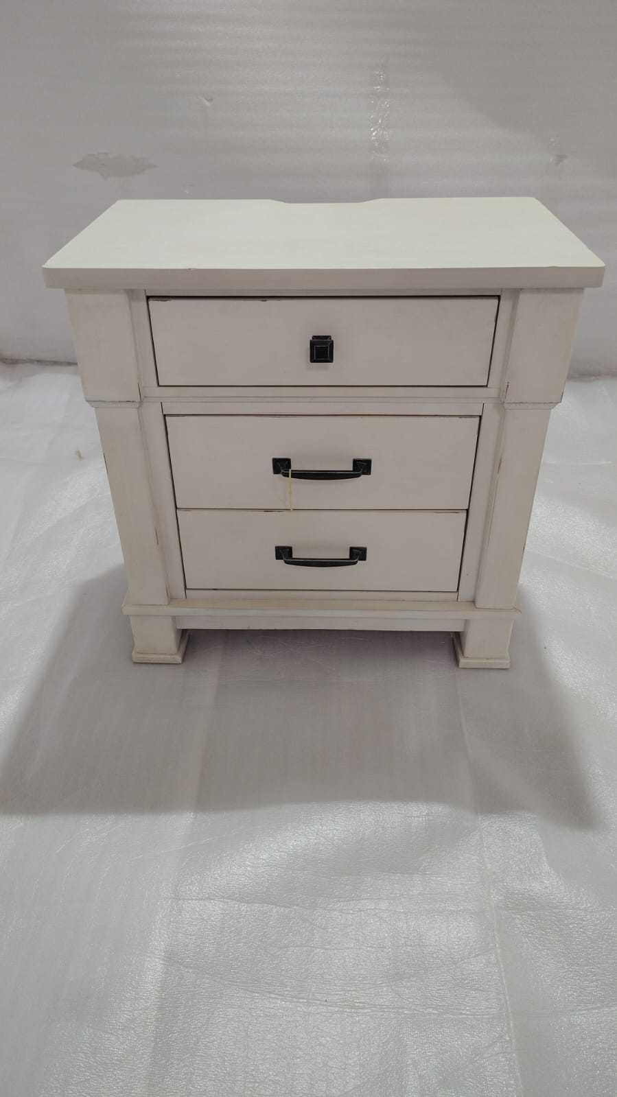 B642-93 - NIGHTSTAND - HYD WH