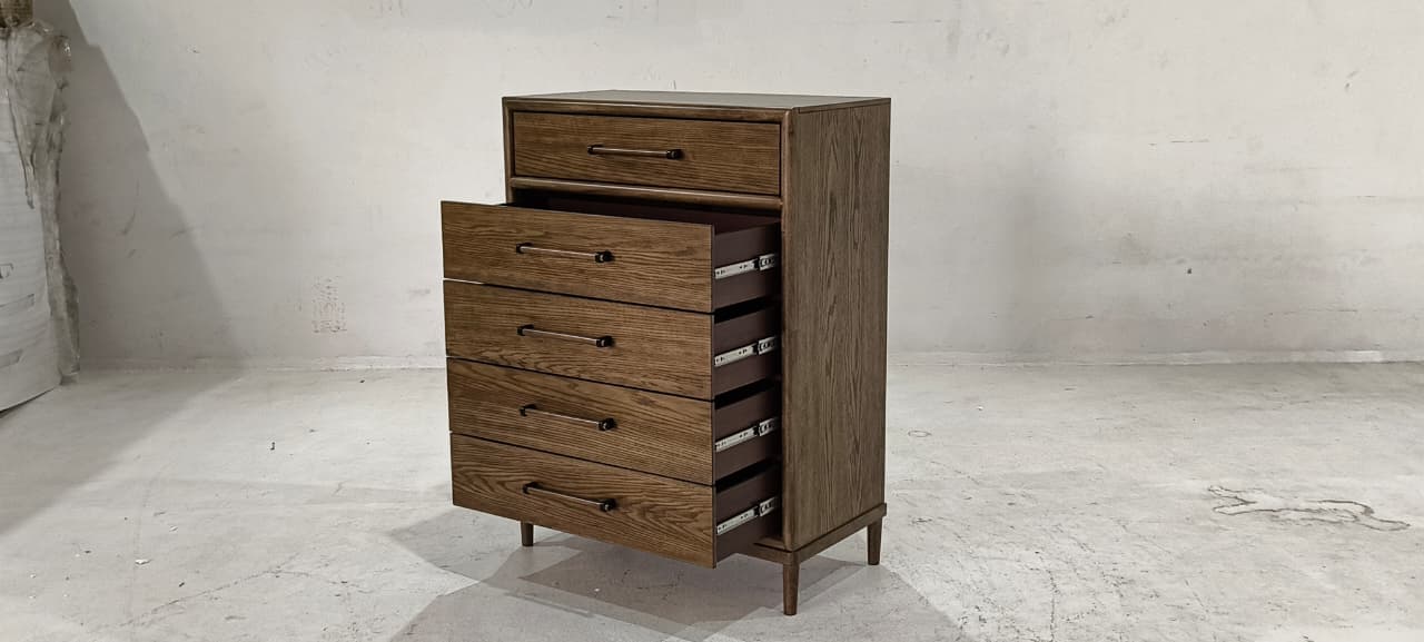 B769-46(5) - CHEST OF DRAWERS - BLR WH