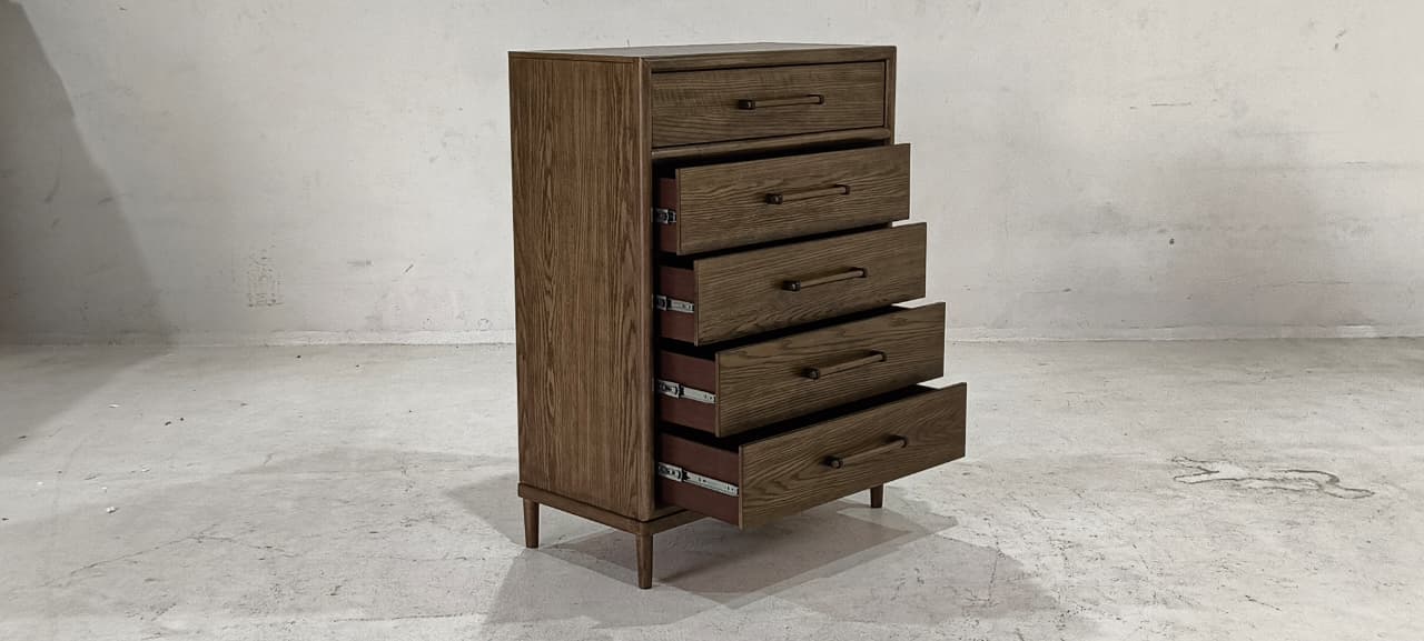 B769-46(5) - CHEST OF DRAWERS - BLR WH