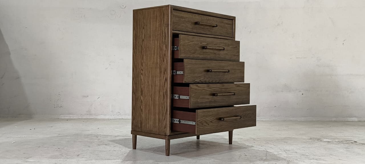B769-46(5) - CHEST OF DRAWERS - BLR WH