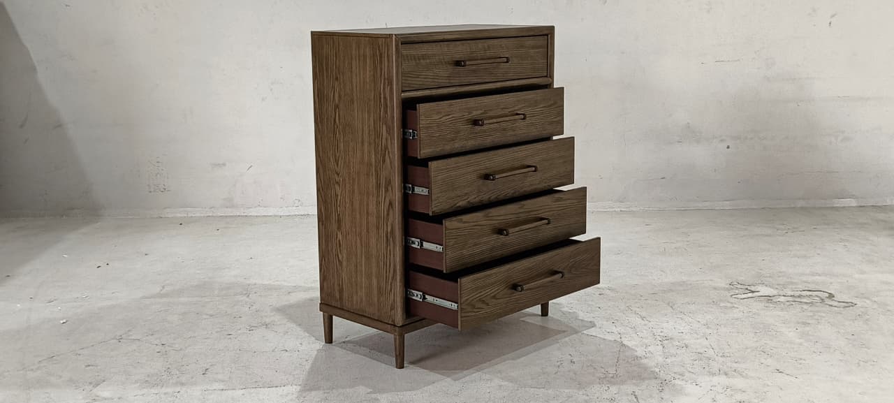 B769-46(5) - CHEST OF DRAWERS - BLR WH