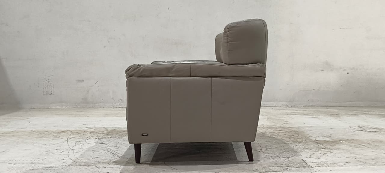 5371(1) - 2 SEATER - BLR WH