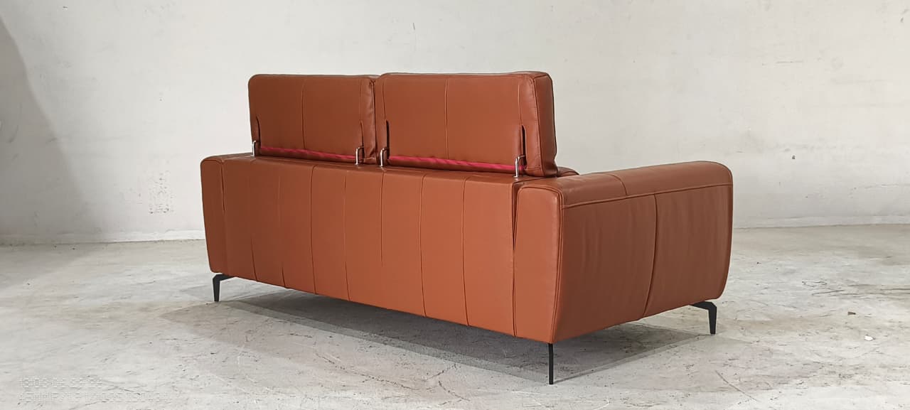 5321(1) - 3 SEATER - BLR WH