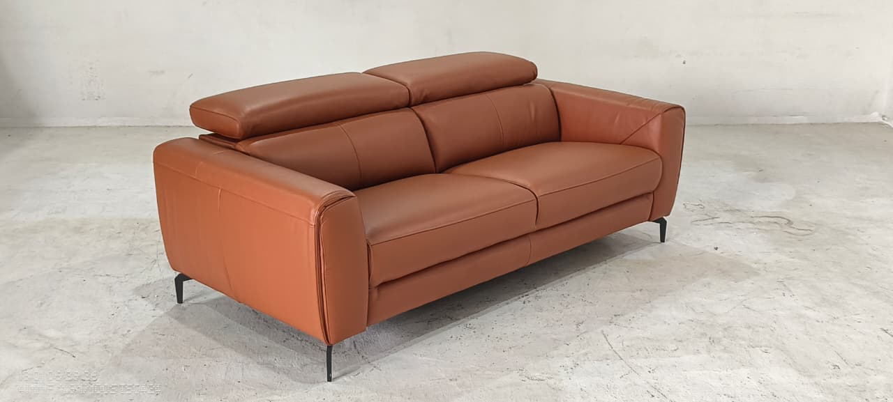 5321(1) - 3 SEATER - BLR WH