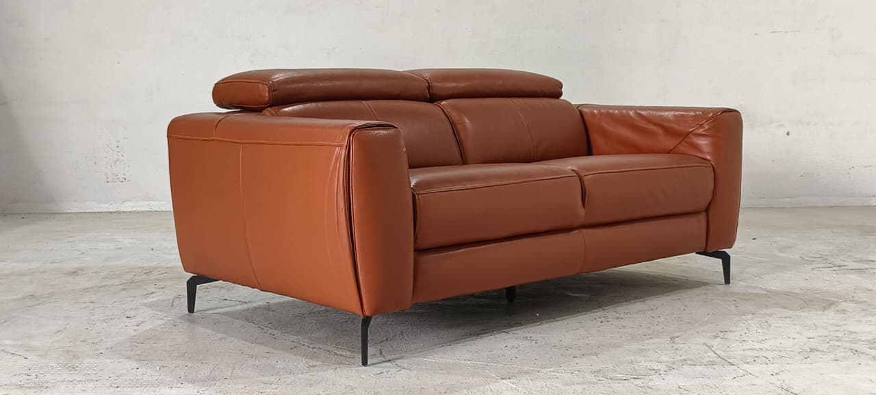 5321(1) - 2 SEATER - BLR WH