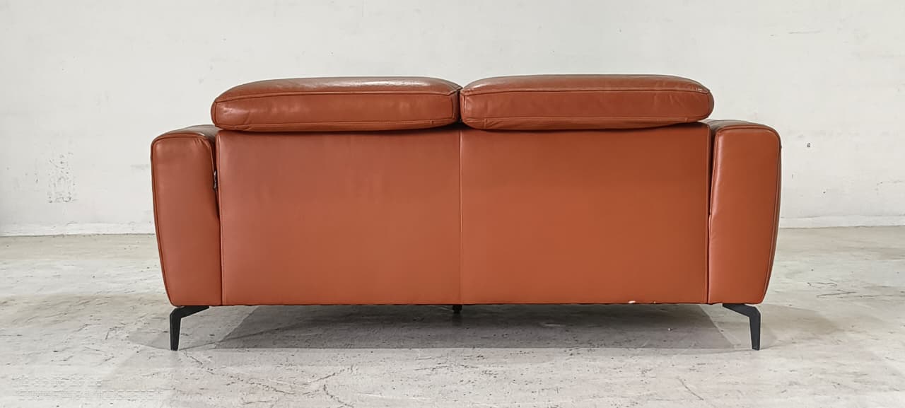 5321(1) - 2 SEATER - BLR WH