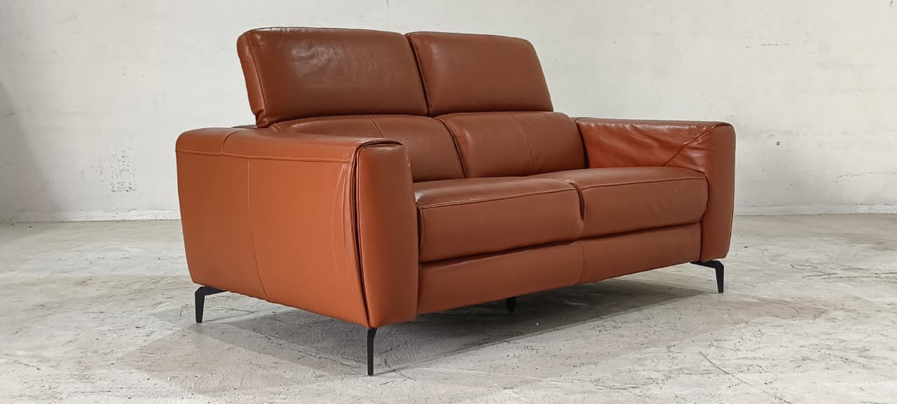 5321(1) - 2 SEATER - BLR WH