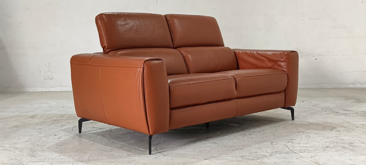 5321(1) - 2 SEATER - BLR WH