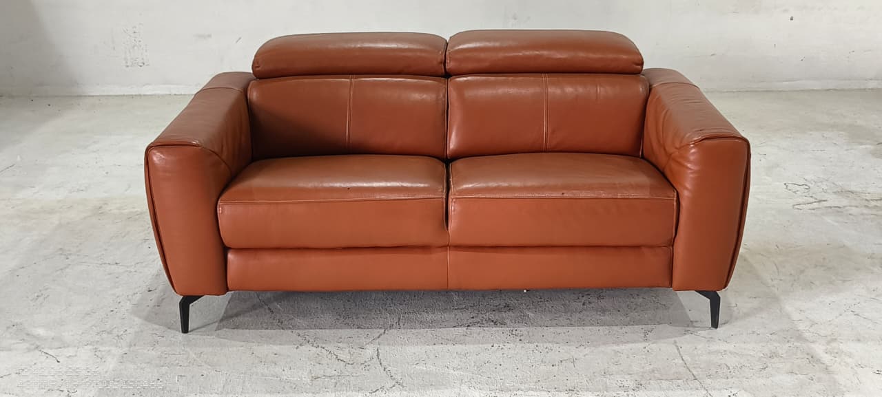 5321(1) - 2 SEATER - BLR WH