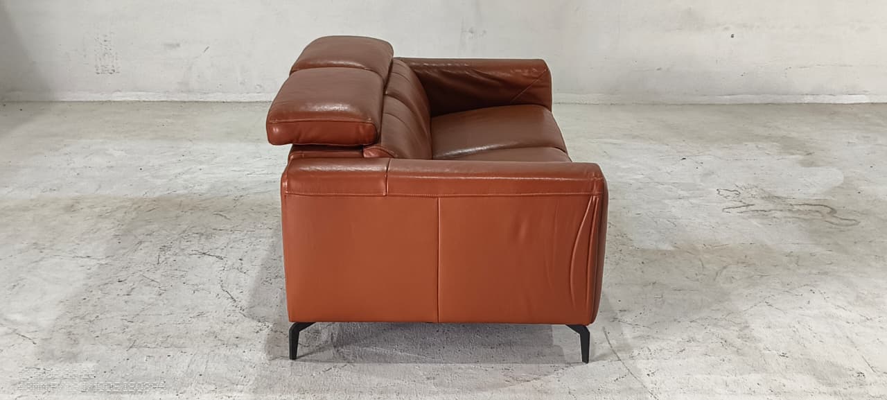 5321(1) - 2 SEATER - BLR WH