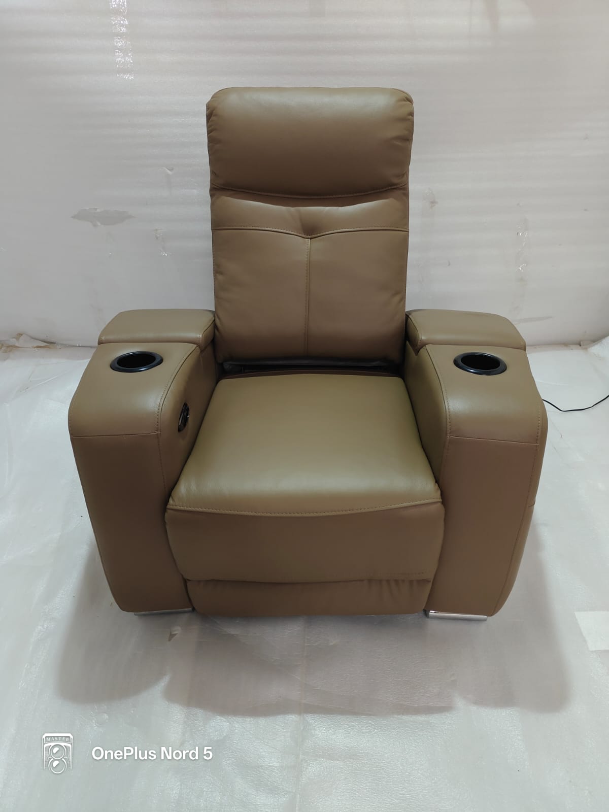 3374(1) - 1 SEATER RECLINER(ELECTRIC) - HYD WH