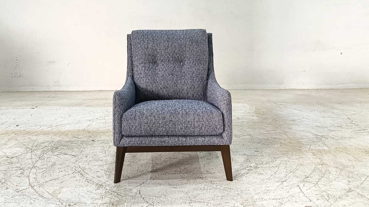 C011-003-10 - ARM CHAIR - BLR WH