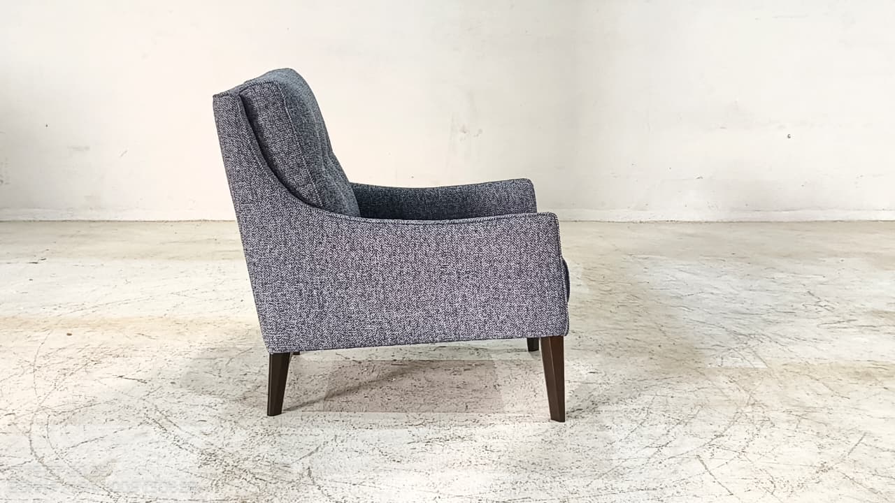 C011-003-10 - ARM CHAIR - BLR WH