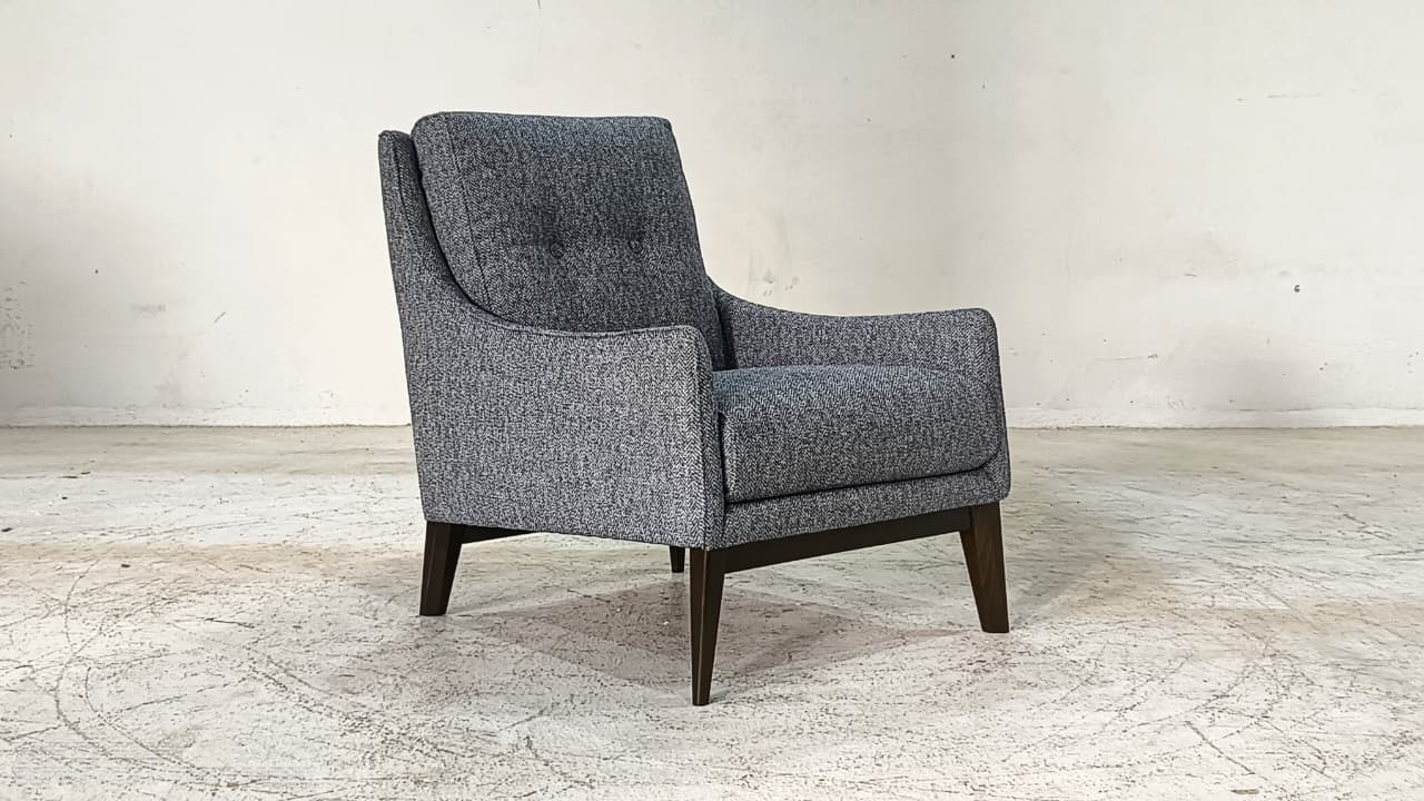 C011-003-10 - ARM CHAIR - BLR WH