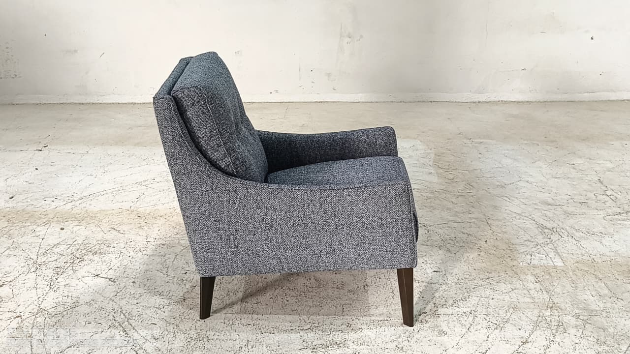 C011-003-10 - ARM CHAIR - BLR WH