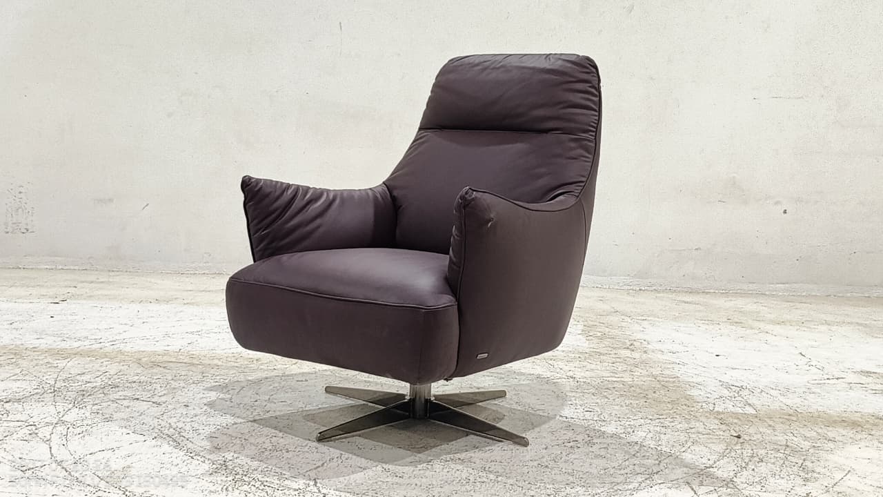 C065-066-24 - SWIVEL CHAIR - BLR WH