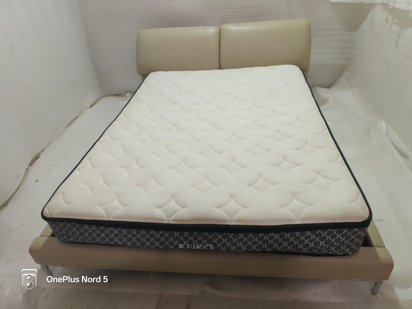 B177 - QUEEN BED - HYD WH