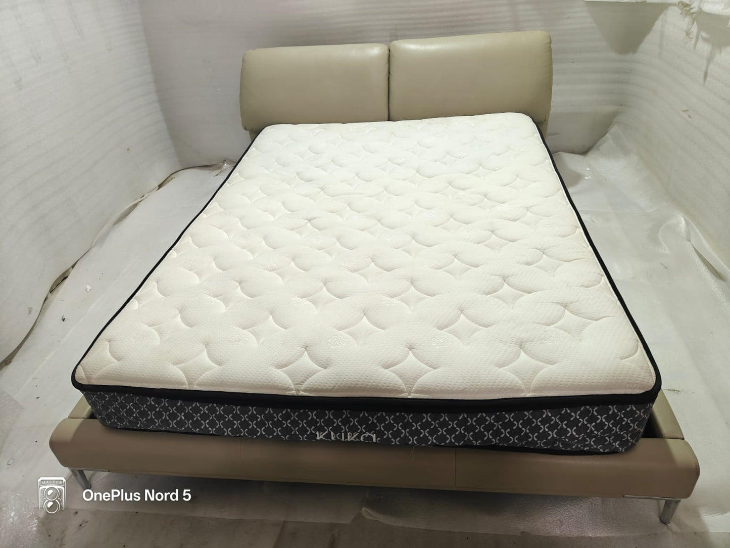 B177 - QUEEN BED - HYD WH