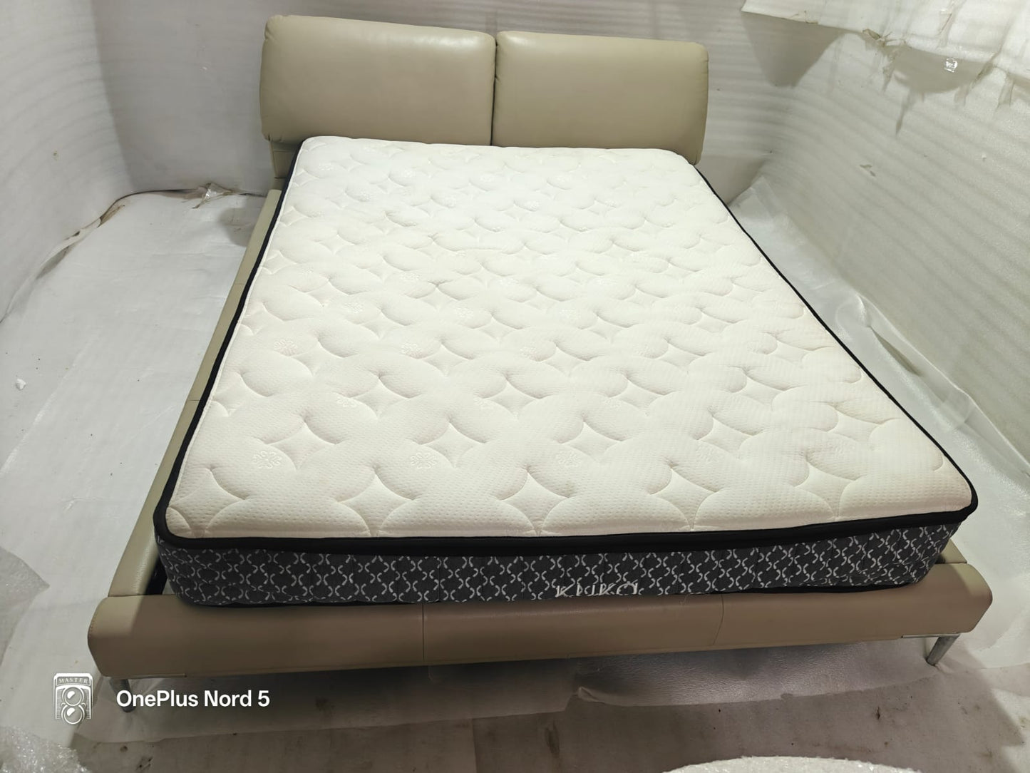 B177 - QUEEN BED - HYD WH