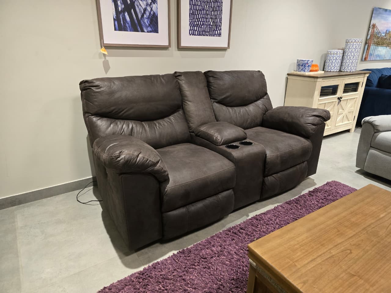 3380396 - 2 SEATER+CONSOLE RECLINER(ELECTRIC) - OUTLET