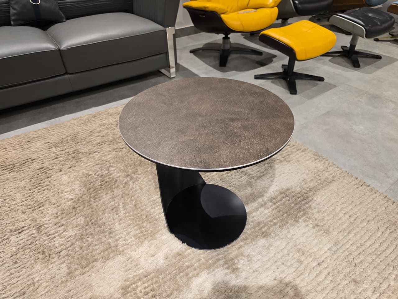 VC9504-E - END TABLE - OUTLET