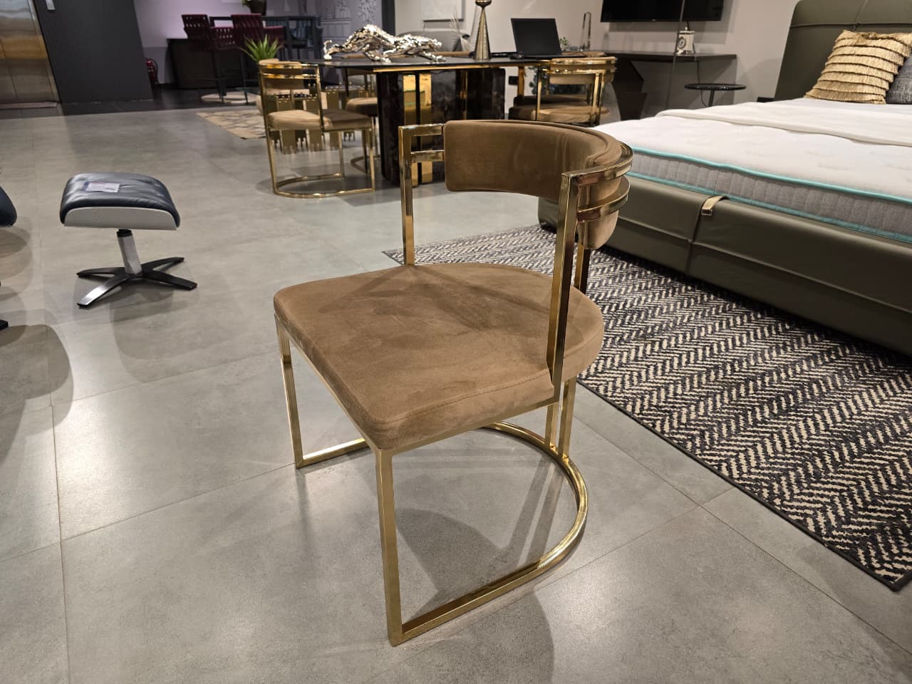 LOTUS(6) - DINING CHAIR - OUTLET