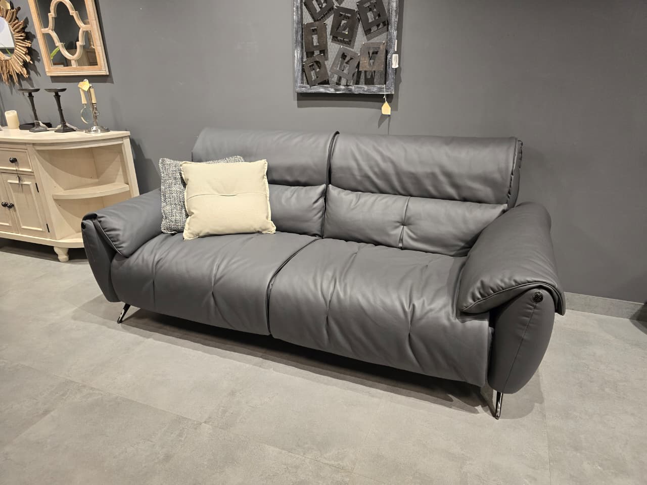BY.760 - 3.5 SEATER - OUTLET