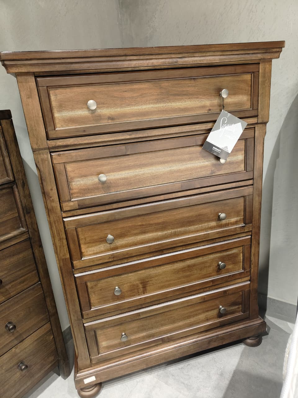 B719-46 - CHEST OF DRAWERS - OUTLET