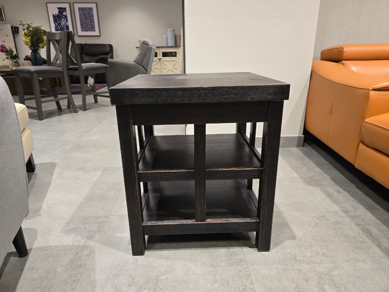 T752-2 - SQUARE END TABLE - OUTLET