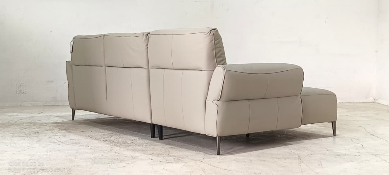 9635(4) - 3 SEATER+CHAISE - BLR WH