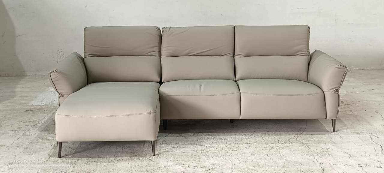 9635(4) - 3 SEATER+CHAISE - BLR WH