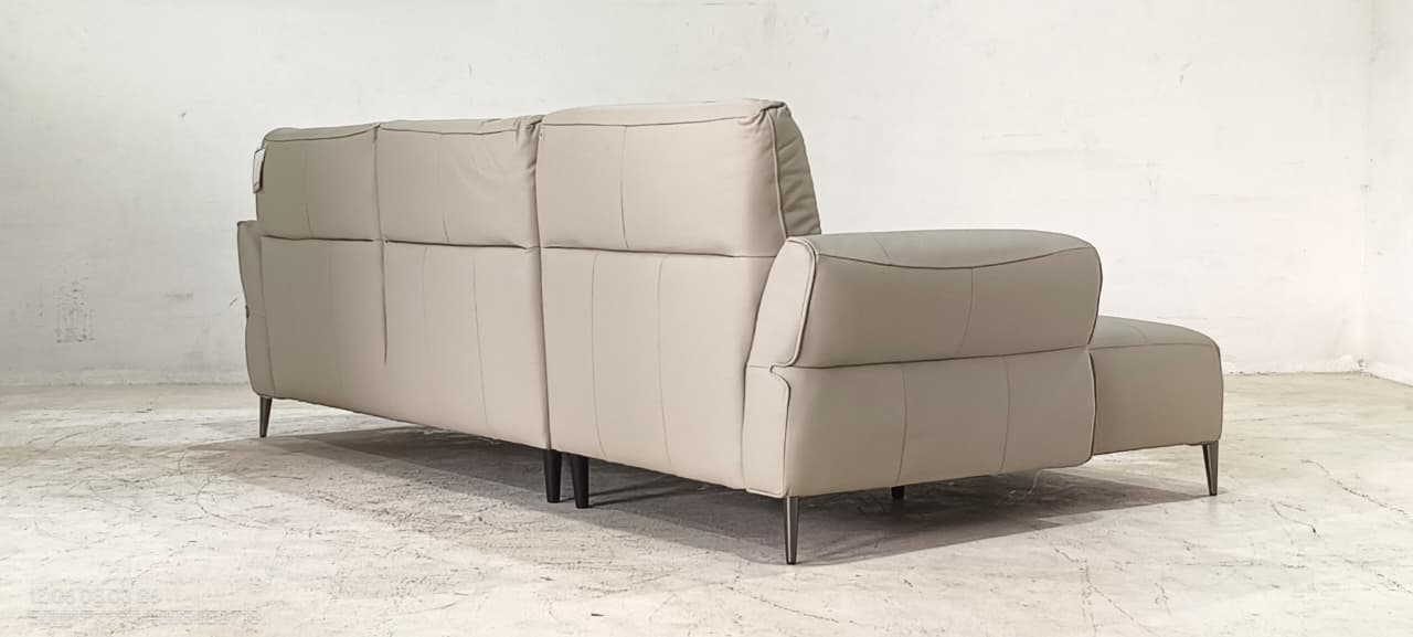 9635(4) - 3 SEATER+CHAISE - BLR WH