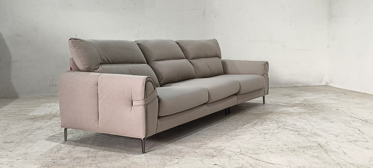 BY.751(2) - 4.5 SEATER - BLR WH