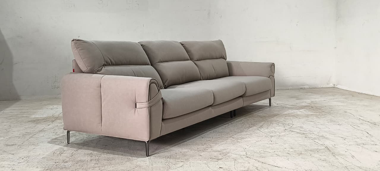 BY.751(2) - 4.5 SEATER - BLR WH