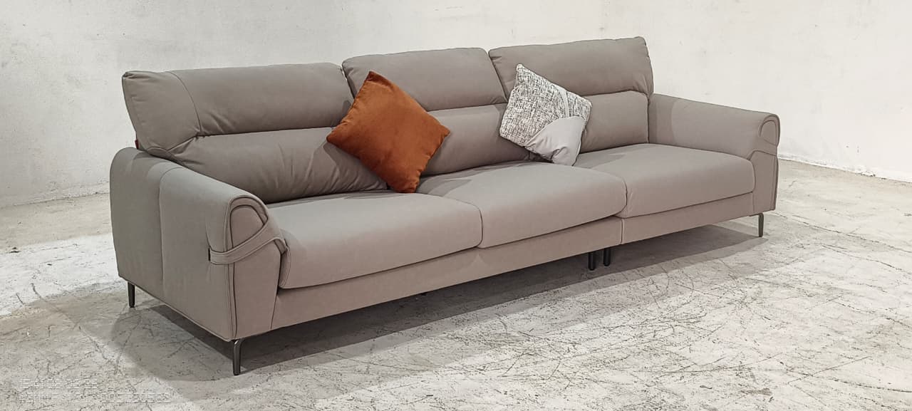 BY.751(2) - 4.5 SEATER - BLR WH